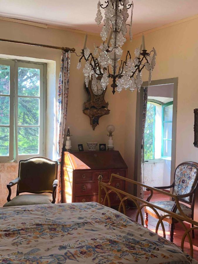 Mas De Monge Hotel Tarascon Bagian luar foto