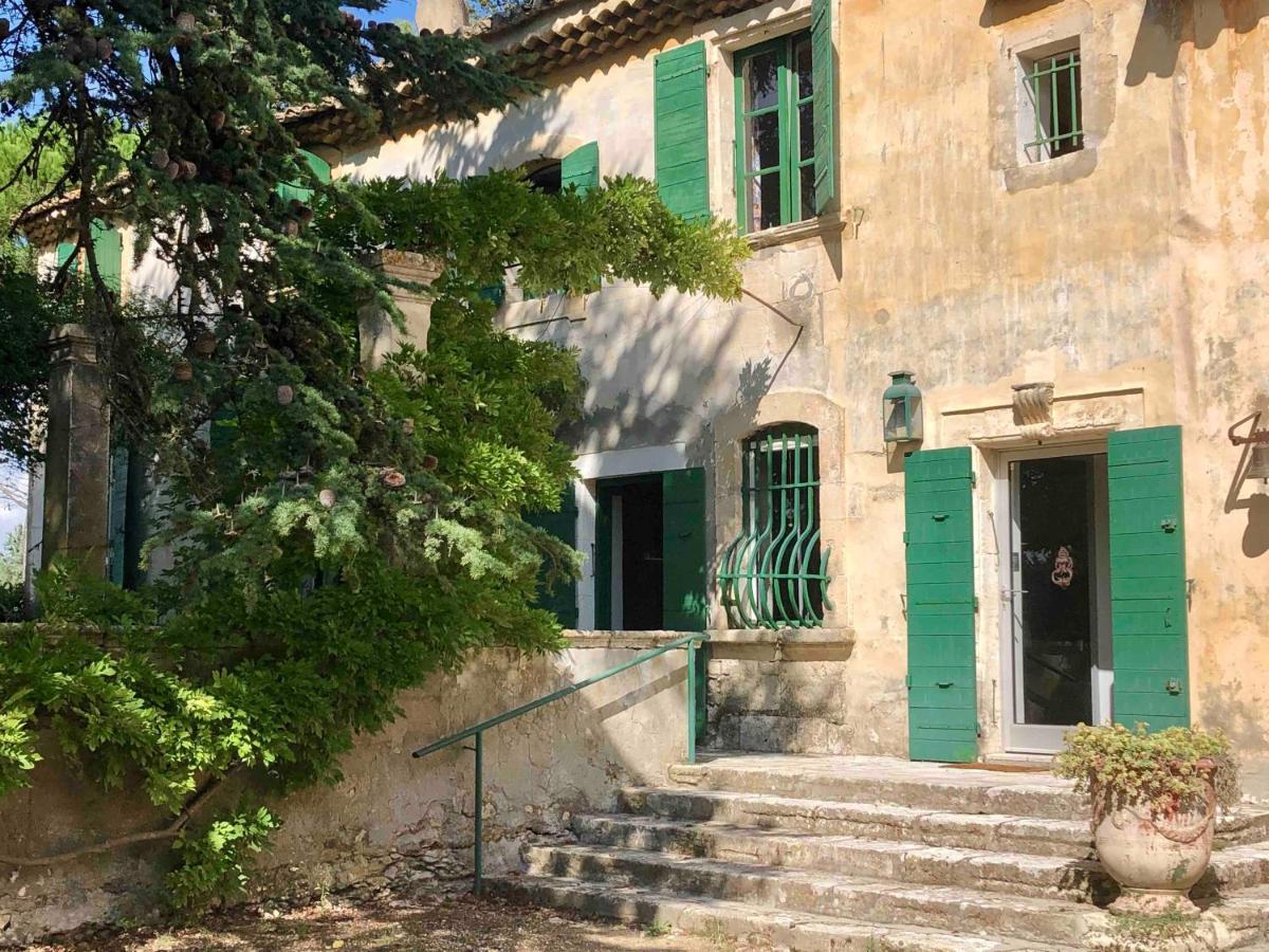 Mas De Monge Hotel Tarascon Bagian luar foto