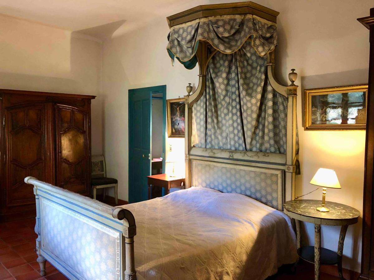 Mas De Monge Hotel Tarascon Bagian luar foto