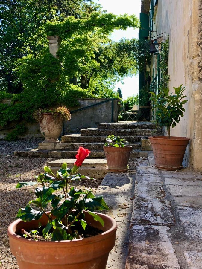 Mas De Monge Hotel Tarascon Bagian luar foto