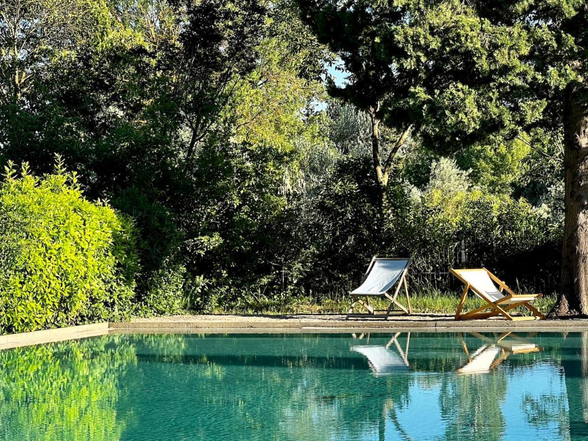 Mas De Monge Hotel Tarascon Bagian luar foto