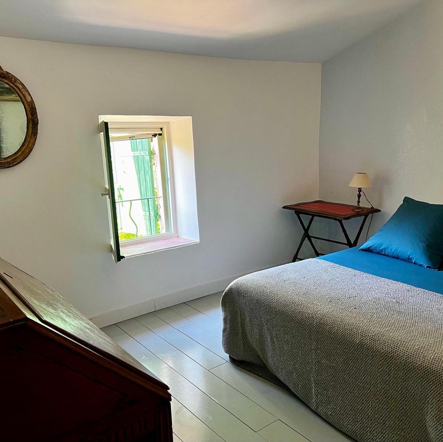 Mas De Monge Hotel Tarascon Bagian luar foto