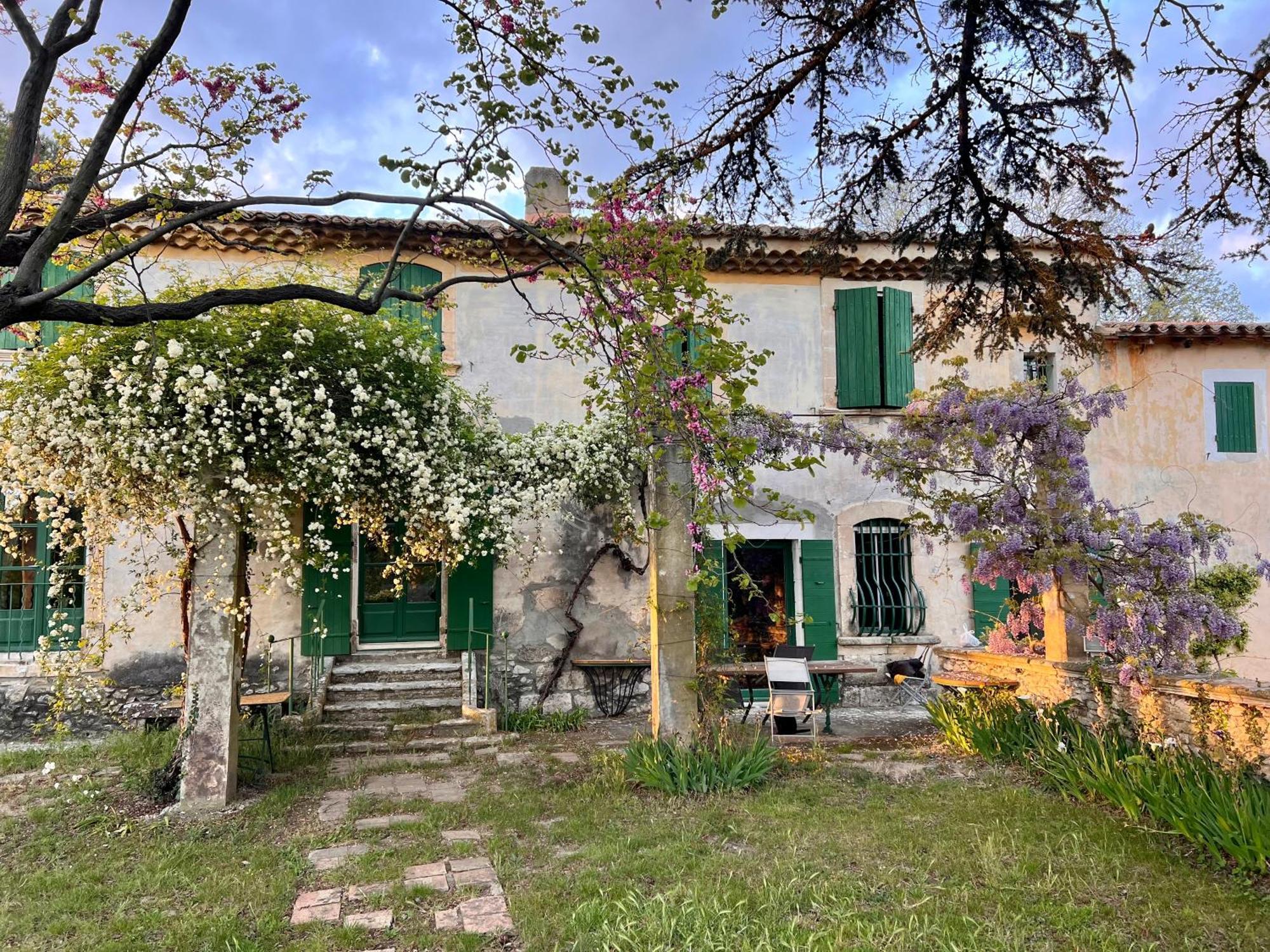 Mas De Monge Hotel Tarascon Bagian luar foto