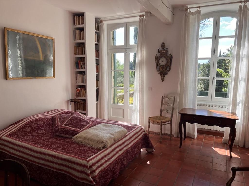 Mas De Monge Hotel Tarascon Ruang foto
