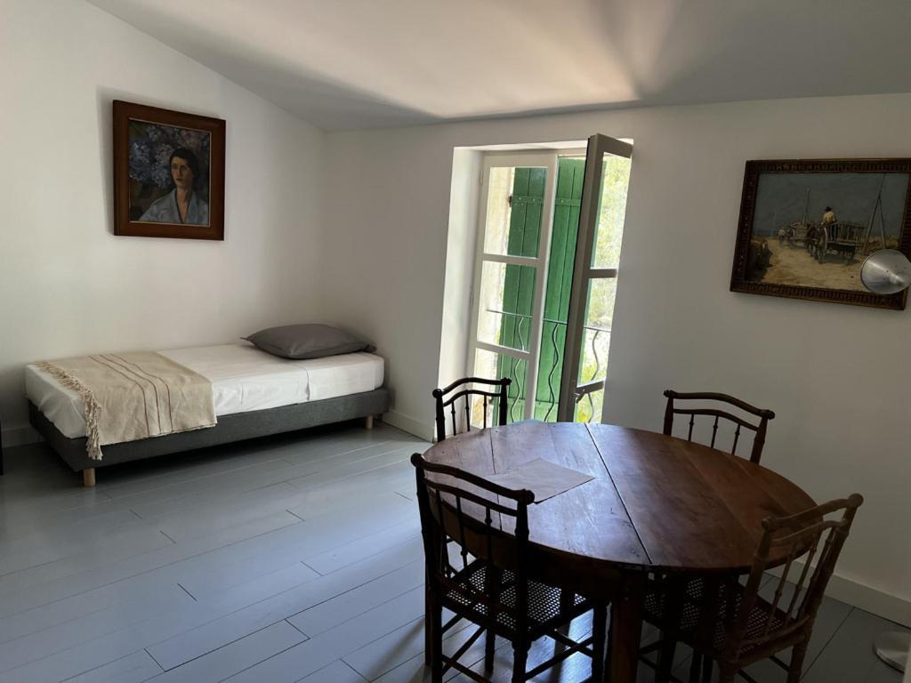 Mas De Monge Hotel Tarascon Ruang foto