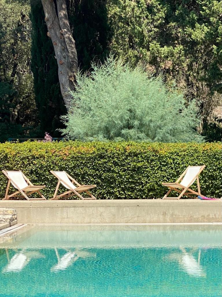 Mas De Monge Hotel Tarascon Bagian luar foto