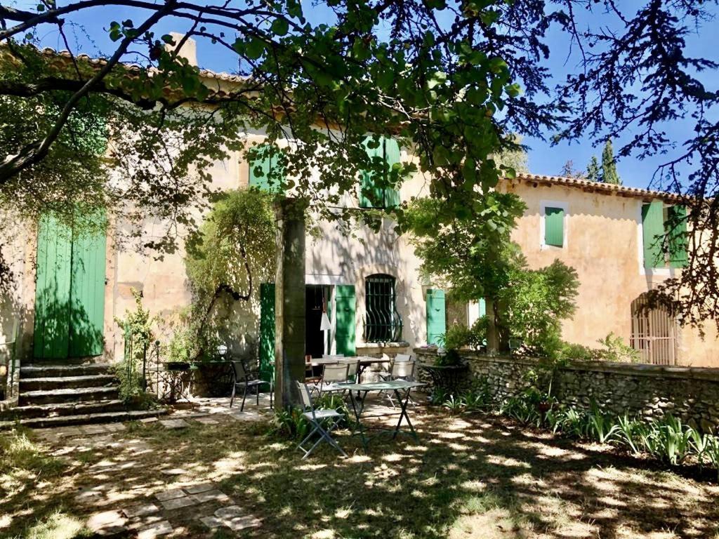 Mas De Monge Hotel Tarascon Bagian luar foto