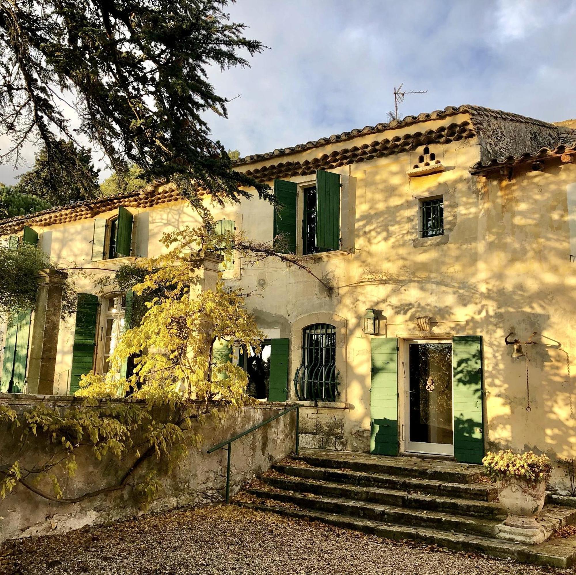 Mas De Monge Hotel Tarascon Bagian luar foto