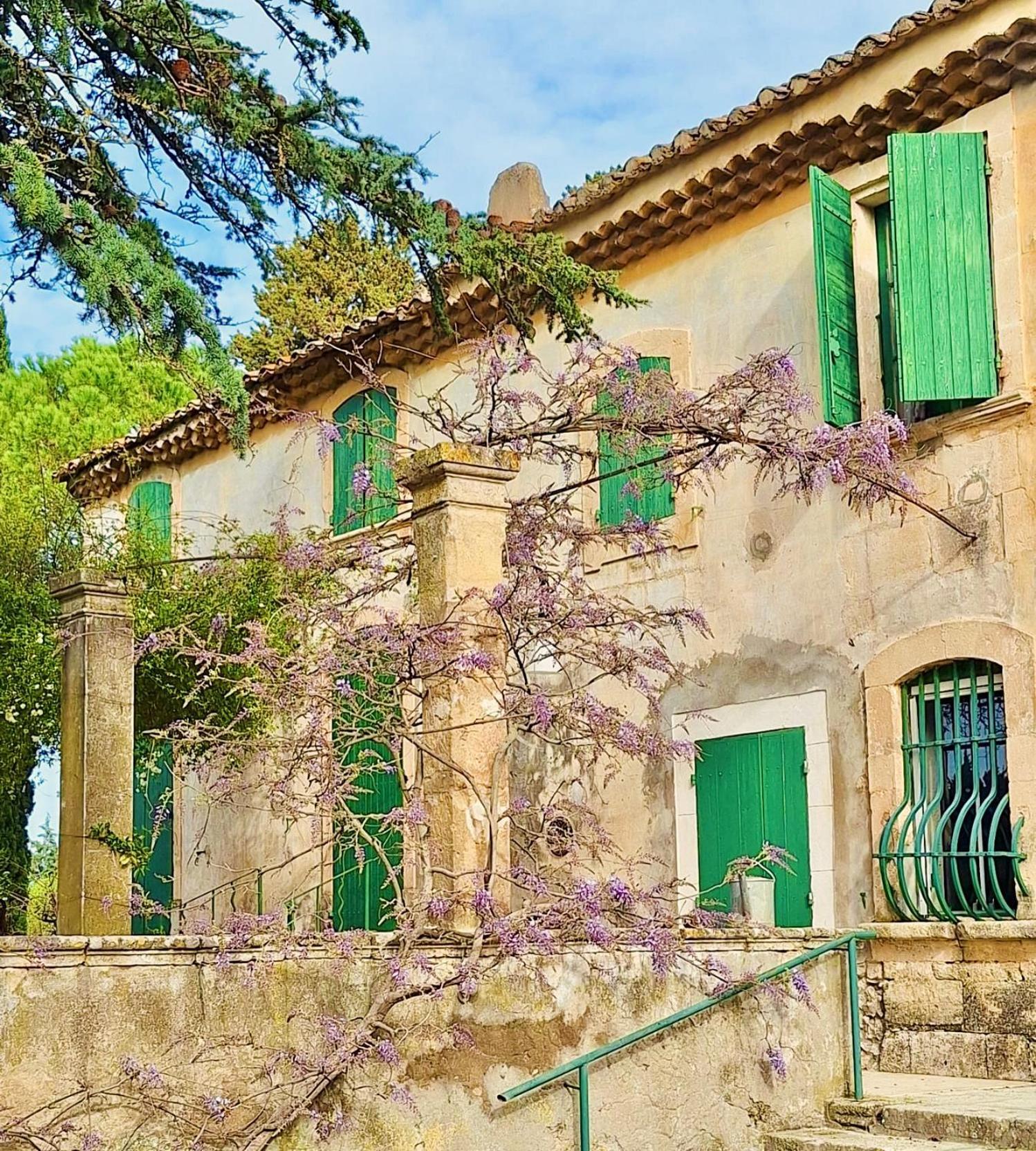 Mas De Monge Hotel Tarascon Bagian luar foto